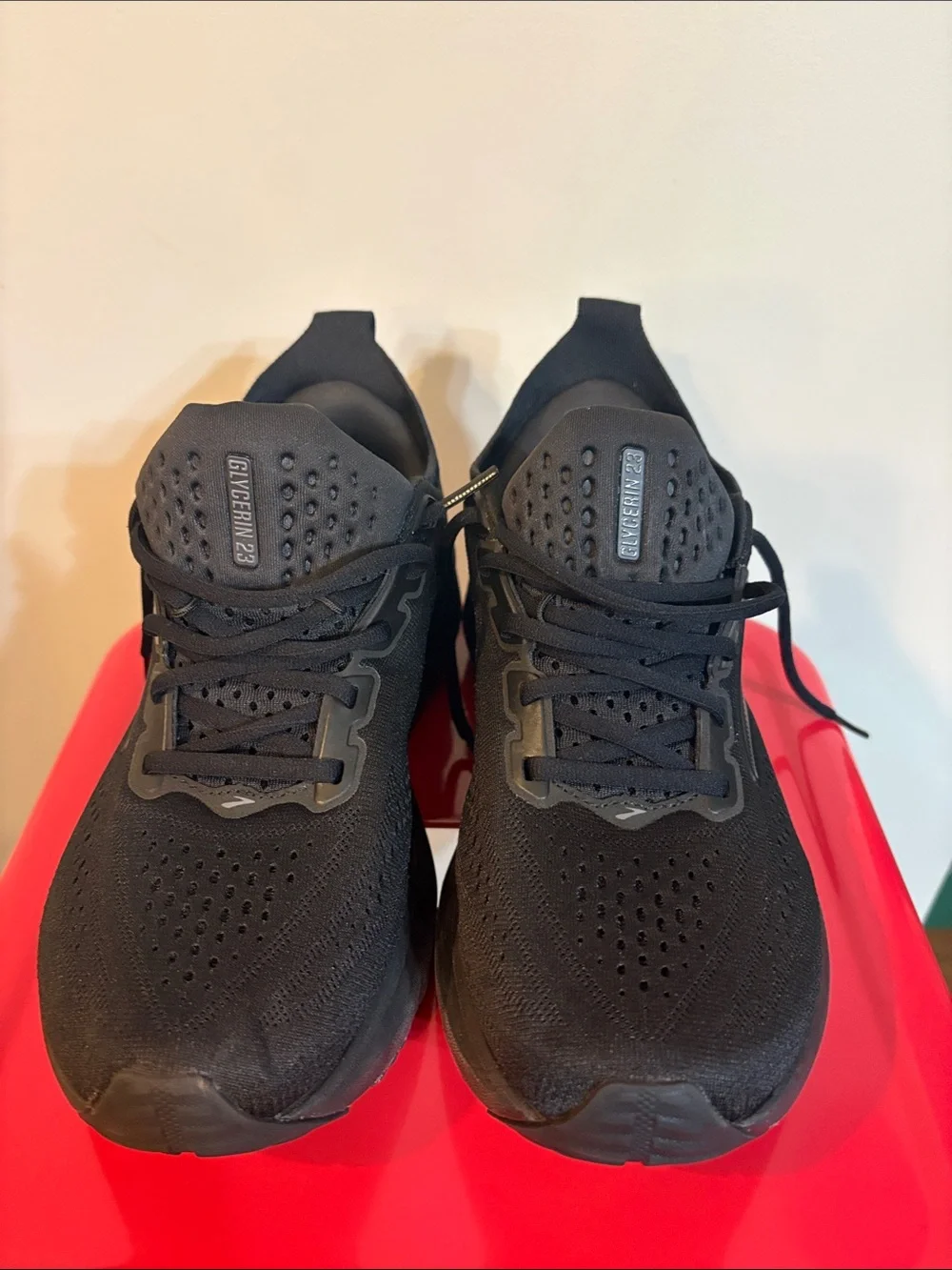 Brooks Men's Black Running Shoes - Glide Design- Men 8.5 Women’s 10